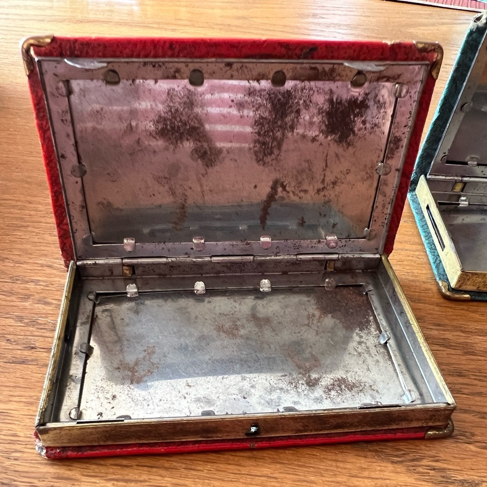 Set of 2 Vintage “Sun Life” Coin Banks - Picture 6 of 7